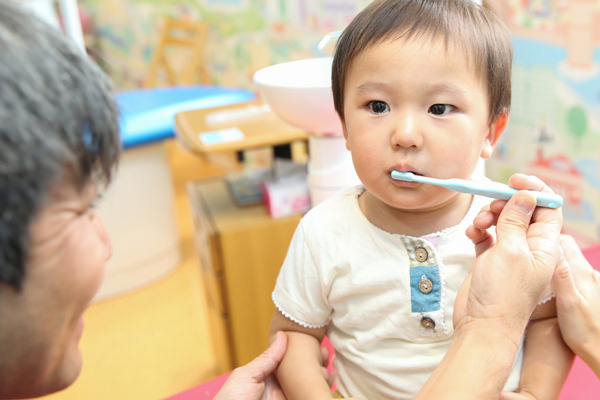 子どもの虫歯予防：フッ素塗布